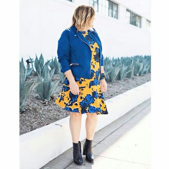 WhoWhatWear Dresses & Skirts - NWOT.WhoWhatWear Yellow/ Blue Fluted Shift Dress